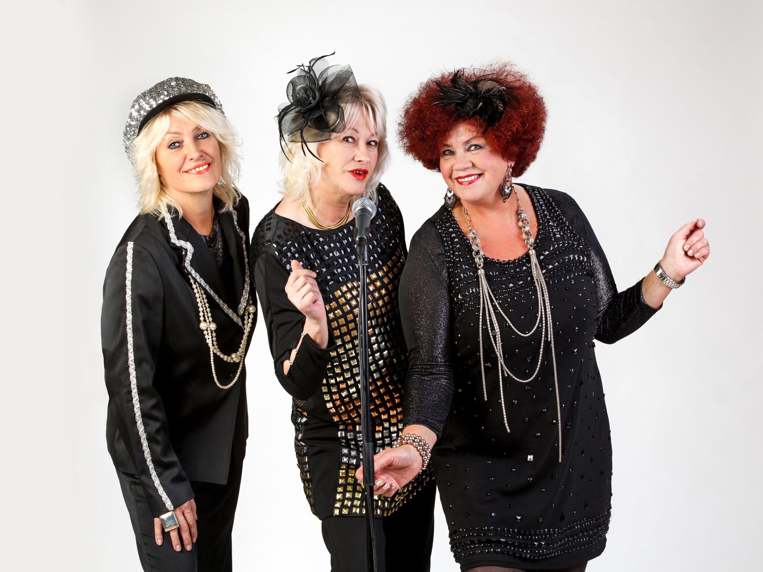 X-baari sünnipäeval esineb ansambel Laine