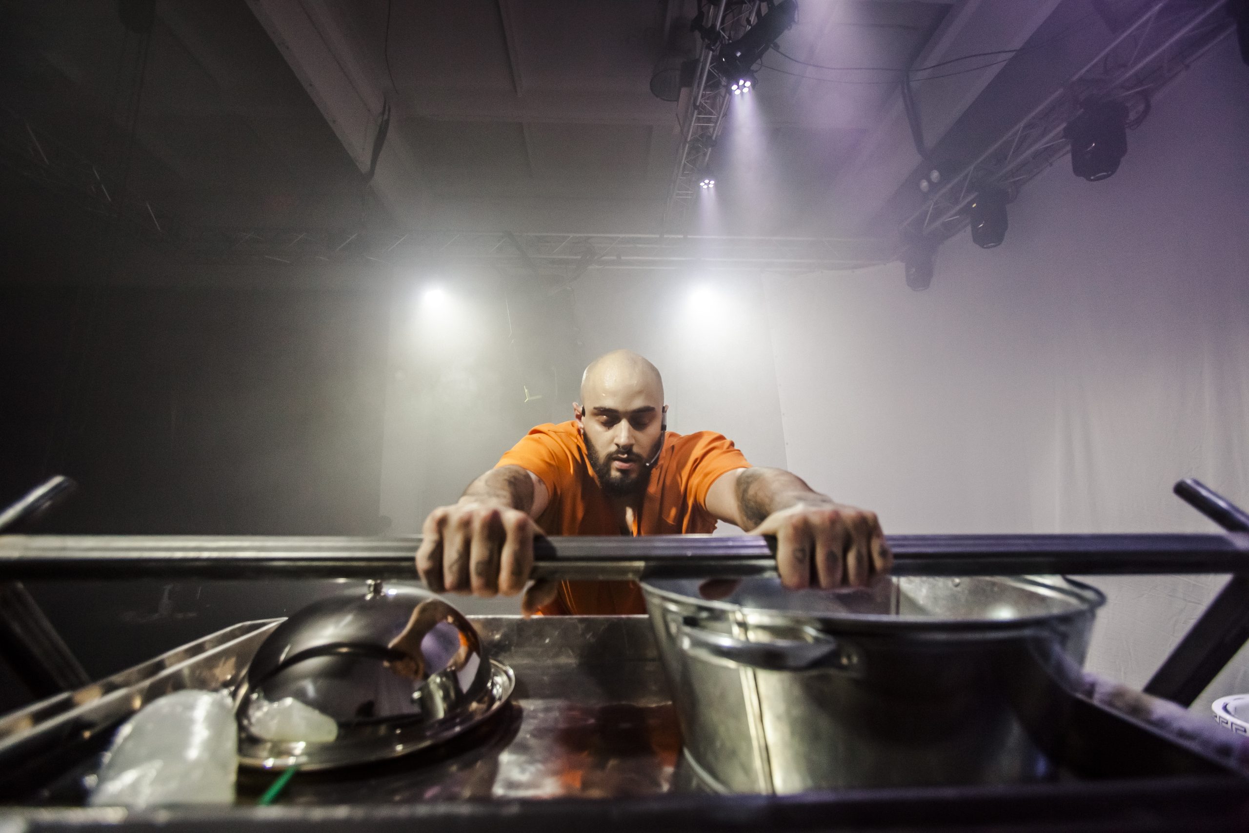 „Üksinda kodus”: Hungris esietendub jõulufilmist inspireeritud suvelavastus