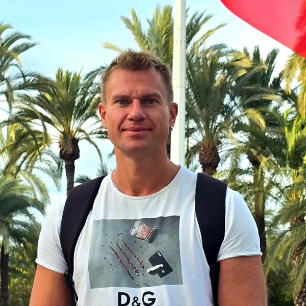 INTERVJUU | Eduard Nikiforov: “Kõige liigutavamad hetked on olnud need, kui külastajad ütlevad, et nad tutvusid oma tulevase elukaaslasega meie klubis”