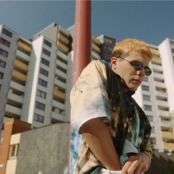 Kinos Artis linastub film “Meie kolm” ja arutletakse rände teemal